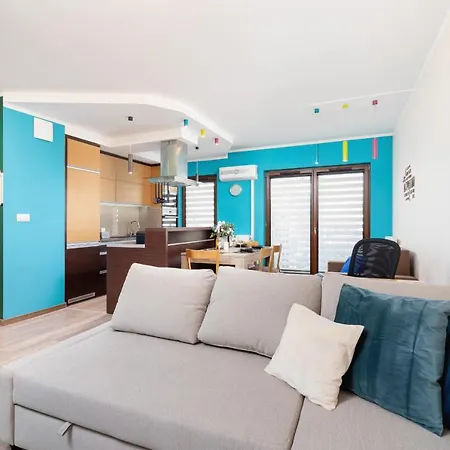 Apartment Szafrana With Parking By Renters
