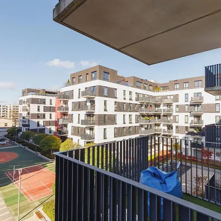 Szafrana With Parking By Renters *