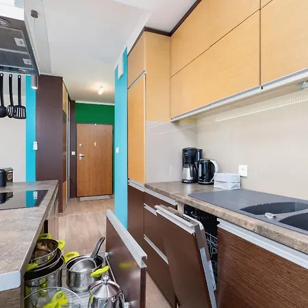Szafrana With Parking By Renters *